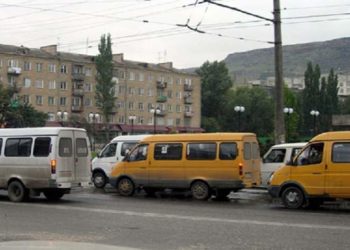 77-й маршрут лишен лицензии на пассажирские перевозки за долг на сумму 640 тыс.рублей
