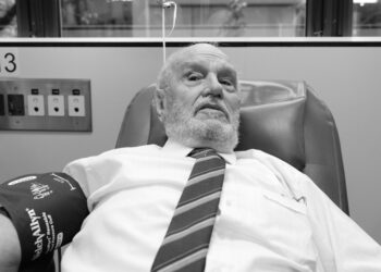 Умер австралийский донор-рекордсмен, спасший жизни более 2 млн младенцев