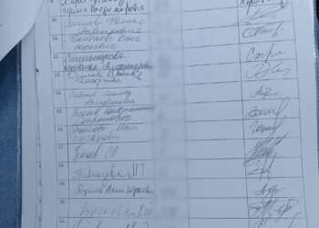Жильцы многоквартирного дома во Владикавказе негодуют из-за стройки кофейни возле их двора