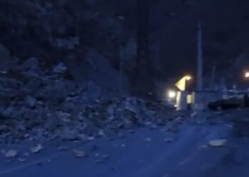 Транскам закрыт до утра из-за камнепада