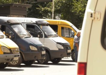 Ряд муниципальных маршрутов во Владикавказе переведут на регулируемый тариф