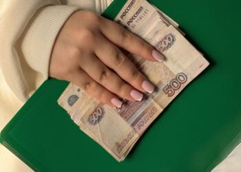 Жительницу Северной Осетии будут судить за мошенничество под видом помощи с субсидиями на 800 тыс. рублей