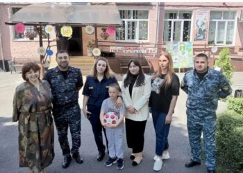 Сотрудники ИК №1 поздравили воспитанников детского дома «Хуры Тын» с Днем защиты детей