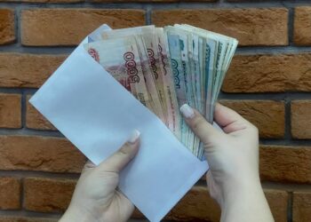 Владикавказ оказался в хвосте рейтинга по отраслевым зарплатам
