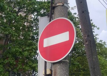 Из-за ливня во Владикавказе перекрыли улицу Хаджи Мамсурова и остановили трамваи на БАМ и Планы