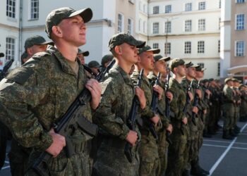 Минобороны предложило расширить доступ военкоматов к данным призывников