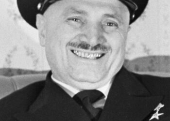 Сегодня исполняется 107 лет со дня рождения арктического капитана-легенды Юрия Кучиева