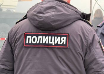 Подросток из Нового Батако пробрался в спальню к спящей соседке и перевел ее деньги на игру
