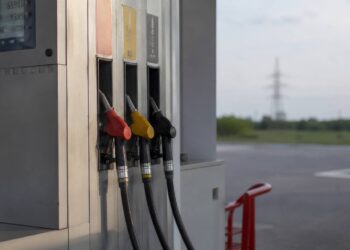 Росстат оценил недельный рост цен на бензин в Северной Осетии в 2,5%
