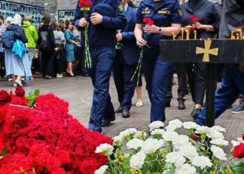 Сотрудники УФСИН Северной Осетии и КЧР почтили память жертв бесланской трагедии