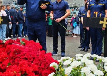 Сотрудники УФСИН Северной Осетии и КЧР почтили память жертв бесланской трагедии