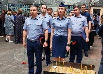 Сотрудники УФСИН Северной Осетии и КЧР почтили память жертв бесланской трагедии