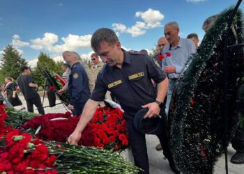Руководство и личный состав УФСИН Северной Осетии почтили память жертв теракта в Беслане