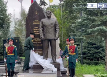 Памятник Герою России Марату Тибилову открыли на Аллее Славы