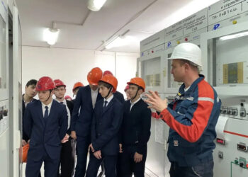 Энергетики «Россети Северный Кавказ» провели для школьников Северной Осетии экскурсию на подстанции